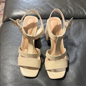 Kelly & Katie Cream Women's Sandals (new)